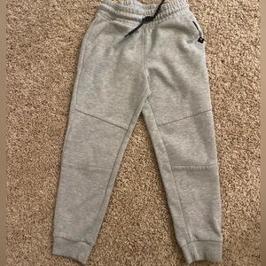 art class Light Gray Kids Joggers Sz 6/7